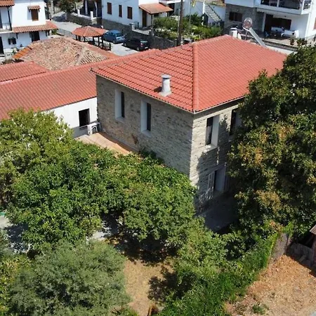 's Old Town Traditional House بيت للعطل *