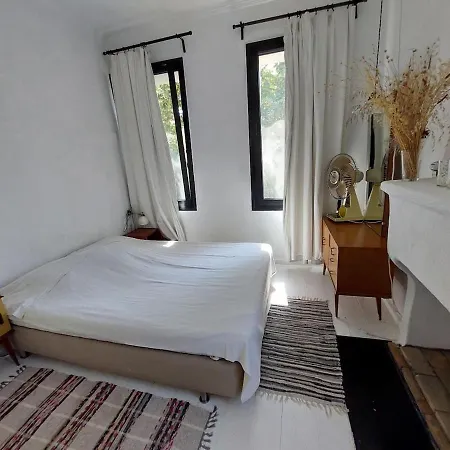 's Old Town Traditional House * Никити